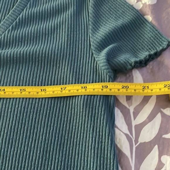 🌻XXL Maurices Ribbed V-neck Blouse💖 - Picture 4 of 4